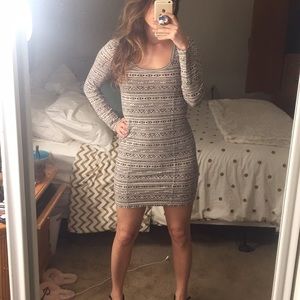 Billabong- Long Sleeve Dress